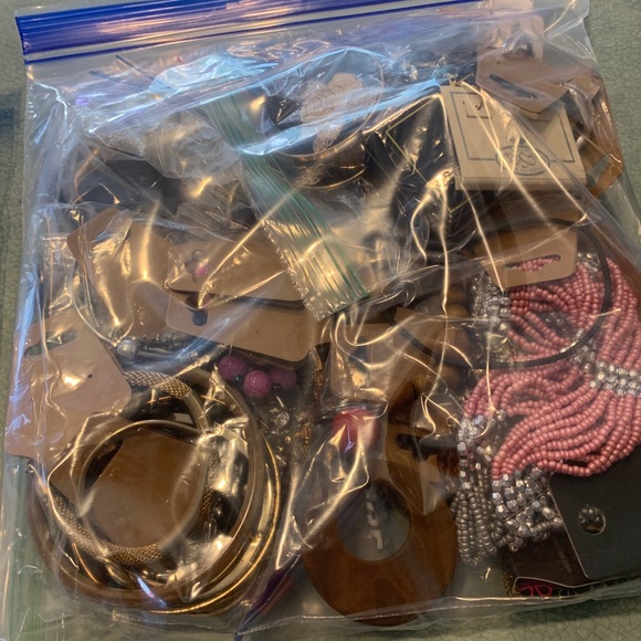 Assorted Jewelry Collection - Picture 11 of 13